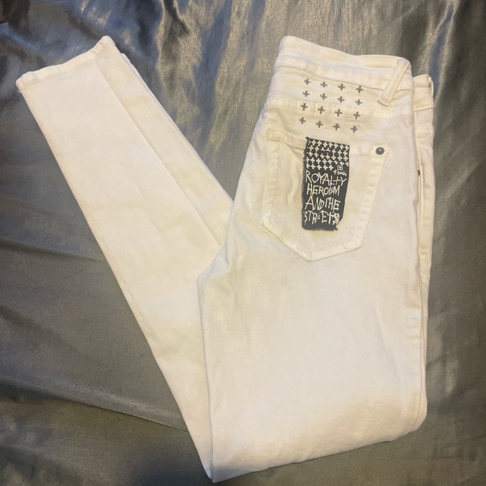 White Skinny Jeans with Embellished Pocket